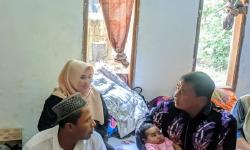 Featured image of post Bupati Tangerang Sapa Warga Solear yang Tertimpa Musibah, Beri Nama Bayi Baru Lahir