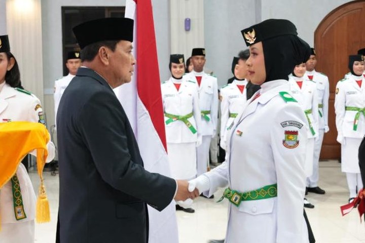 Featured image of post Bupati Tangerang Kukuhkan 54 Paskibraka untuk Tugas Pengibaran Bendera HUT ke-81 RI