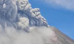 Featured image of post Erupsi Gunung Sinabung Ganggu Penerbangan Rute Bandara Soetta – Kualanamu, Ribuan Penumpang Terdampak