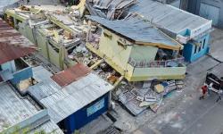 Featured image of post Gempa NTT Magnitudo 7,7: Korban Tewas Capai 70 Orang, 2.119 Gempa Susulan Tercatat