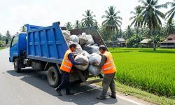 Featured image of post Gencar Angkut Sampah Liar, Kecamatan Solear Ajak Warga Wujudkan Lingkungan Bersih