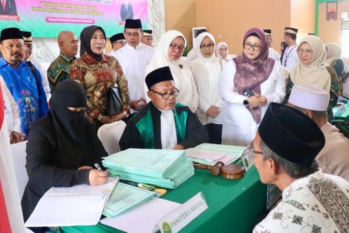 Featured image of post Isbat Nikah Terpadu di Sukamulya, 176 Pasangan dari 5 Kecamatan Kini Punya Kepastian Hukum
