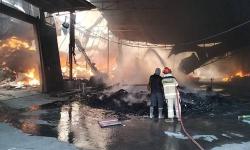 Featured image of post Kebakaran Hebat Hanguskan 9 Gudang di Jatiuwung, 60 Personel Damkar Bertarung Lawan Api