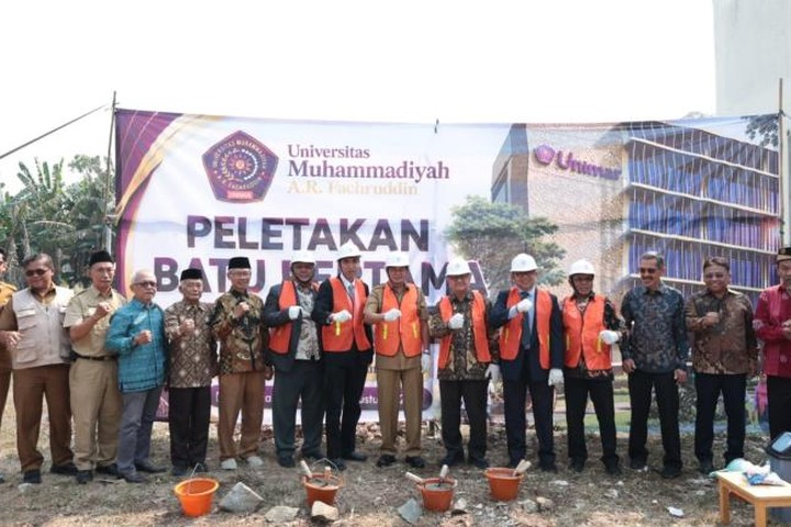Featured image of post Letak Batu Pertama Gedung Baru Unimar, Bupati Tangerang: Investasi Masa Depan Generasi Muda