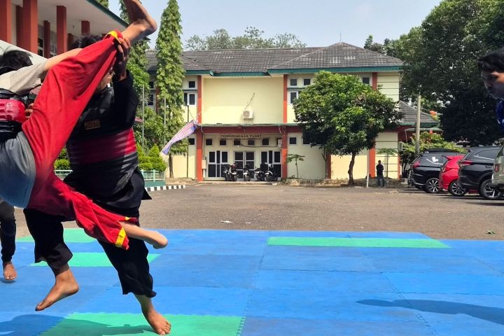 Featured image of post Lima Mahasiswa UMJ Borong Juara 1 di Kejuaraan Karate Internasional YOT VI 2026