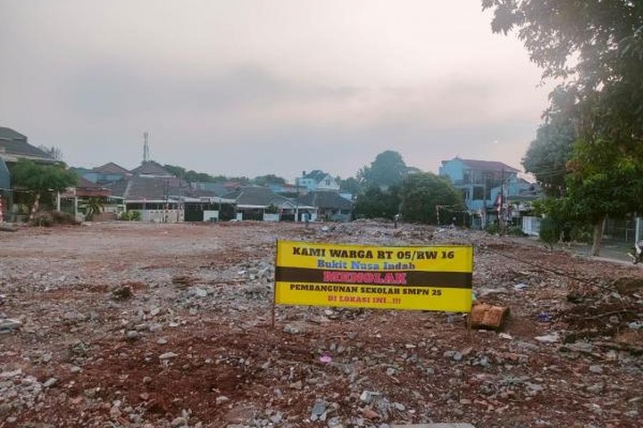 Featured image of post Mediasi Diundur, Warga Bukit Nusa Indah Tangsel Tetap Menolak Pembangunan SMPN 25