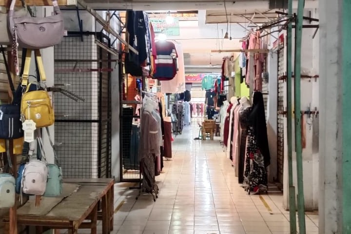 Featured image of post Pasar Gudang Tigaraksa Sepi Pembeli, Ratusan Pedagang Gulung Tikar