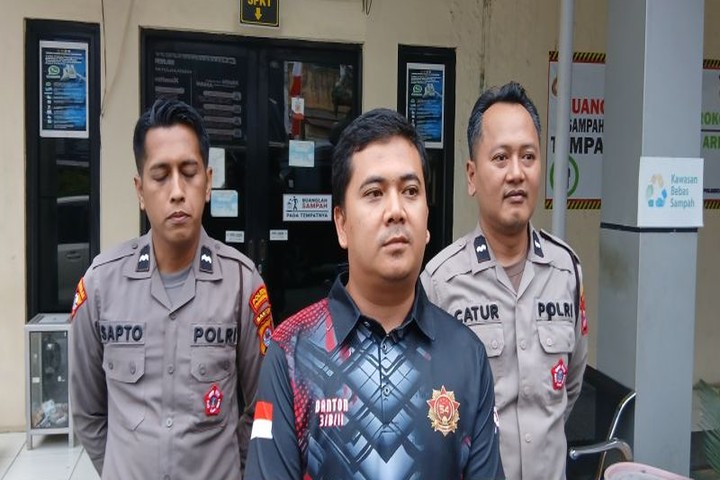 Featured image of post Polisi Buru Dua Pelaku Pembacokan Pelajar Saat Tawuran di Adiyasa, Solear