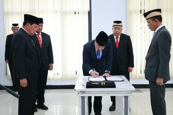 Featured image of post Bupati Maesyal Rotasi Pejabat Kabupaten Tangerang, Aji Januardhi Beralih Pimpin Satpol PP
