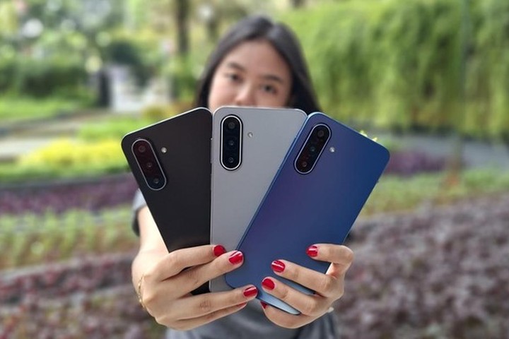 Featured image of post Samsung Galaxy A Sukses Salip iPhone 17, Jadi Lini Smartphone Terlaris di Dunia