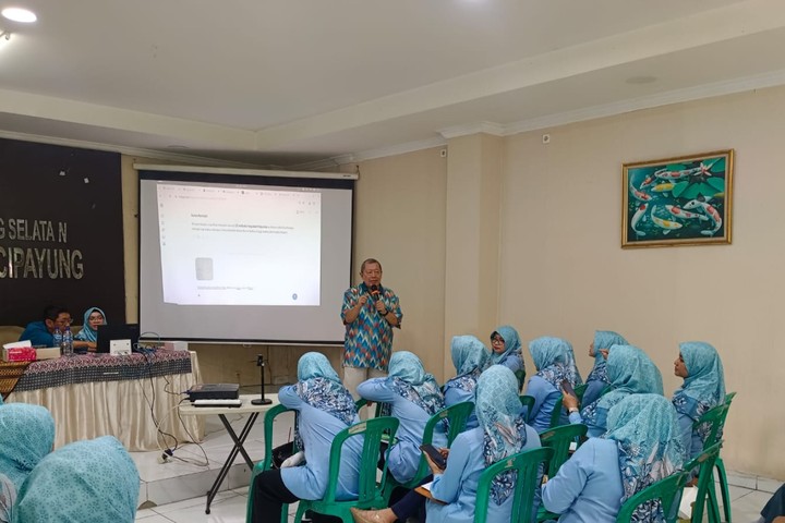 Featured image of post Ikut Belajar AI Bareng Prof. Onno W. Purbo, Ibu-Ibu Cipayung Tangsel Diajak Melek Teknologi